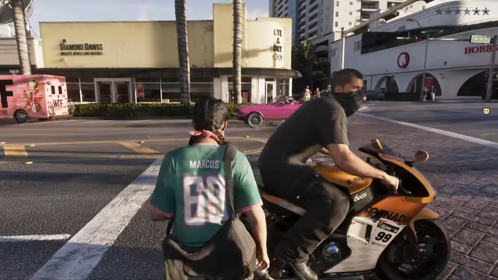 GTA6のプレイ画面。右中央に黄色の犯罪プロファイルアイコン、右上に手配度の星が表示されている